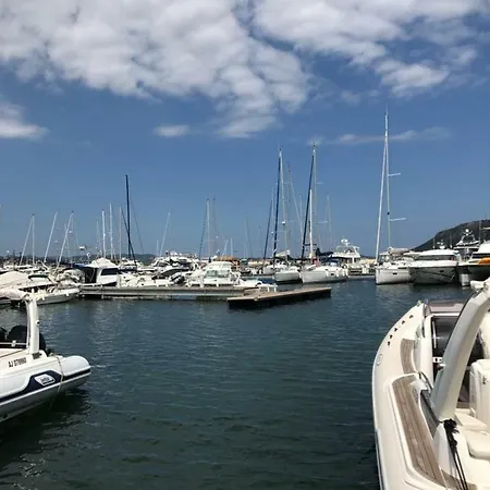 Les Princes Du Golf , Le Port De Plaisance